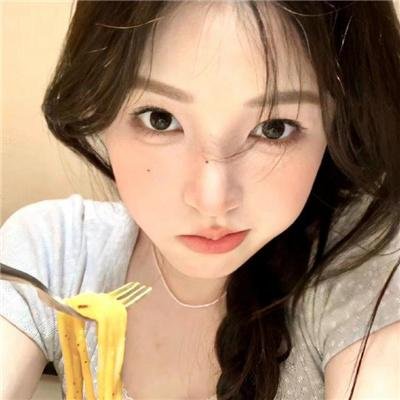 闪婚后，我成为全家福星